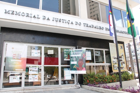 Fotografia da fachada do prédio do Memorial da Justiça do Trabalho em Pernambuco