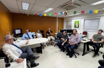 Foto das equipes da 2ª VT do Recife e da Corregedoria Regional