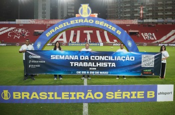 Ação da Semana da Conciliação Trabalhista no gramado dos Aflitos