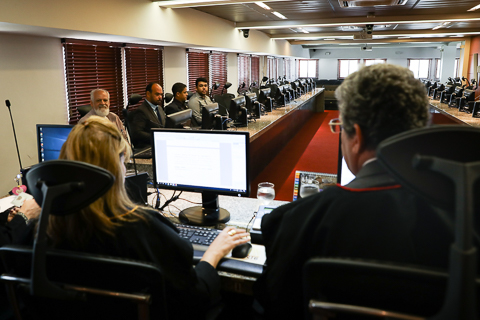 Fotografia da sala de sessões do Pleno