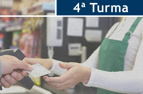 Ilustração de uma caixa de supermercado. No topo, há o texto &quot;4ª Turma&quot;