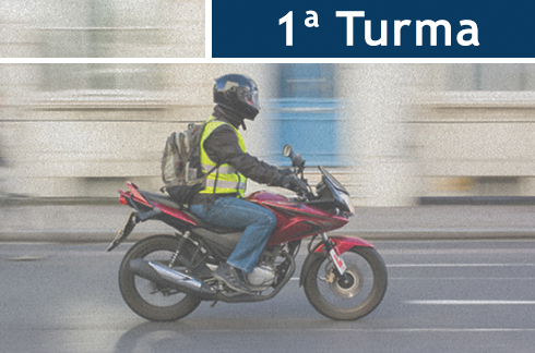 Ilustração com um motoqueiro e texto &quot;1ª Turma&quot;