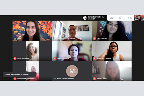 Sala de reunião virtual com os participantes do encontro