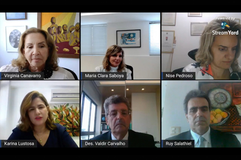 Sala de reunião virtual com os participantes da mesa de honra virtual