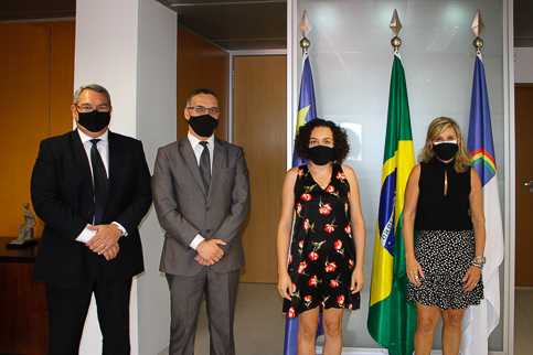Fotos de Janete com a presidente e diretores do TRT6