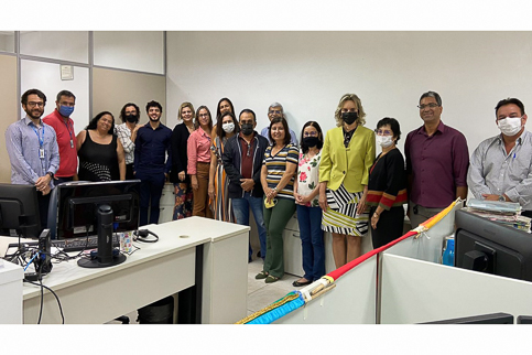 Foto da desembargadora com a equipe da VT de São Lourenço