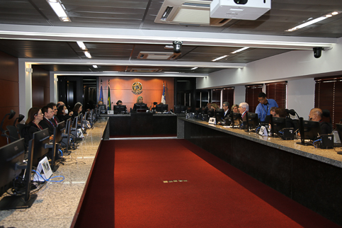 Foto da Sala de Sessões do Pleno durante reunião