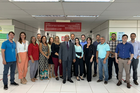 Foto da equipe da unidade com a da Corregedoria