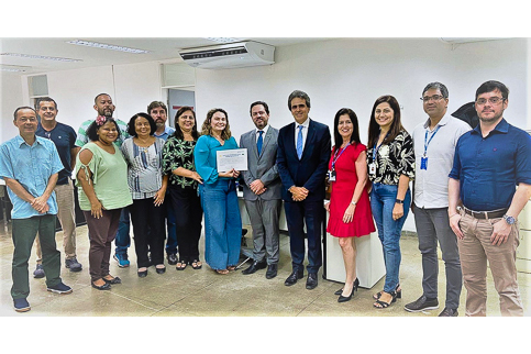 fotografia da equipe da Corregedoria e da da 2ª VT de Barreiros