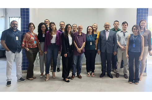Foto da equipe da unidade com a da Corregedoria
