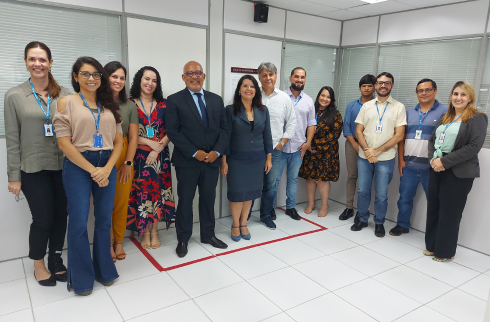 Foto da equipe da corregedoria com a da 6ª VT de Jaboatão
