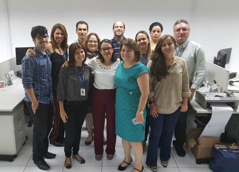 Fotografia de 12 pessoas