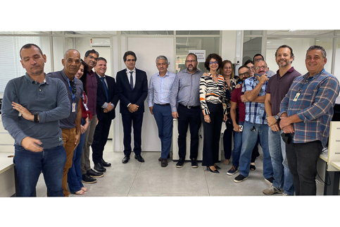 Foto do corregedor com a equipe das unidade de Igarassu