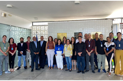 Foto das equipes da corregedoria e da 1ª VT de Igarassu