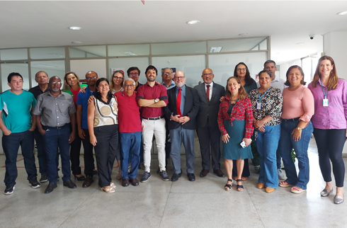 Foto da equipe da unidade com a da Corregedoria