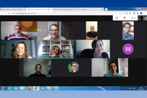 Sala de reunião virtual com os participantes do encontro