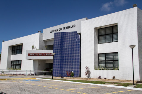 Foto da fachada do prédio do fórum de Olinda
