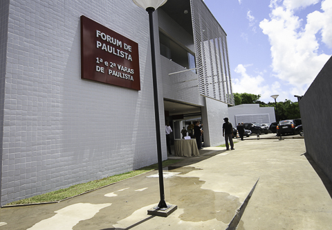 foto da fachada do Fórum Trabalhista de Paulista