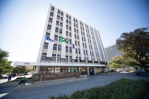 foto da fachada do TRT-6