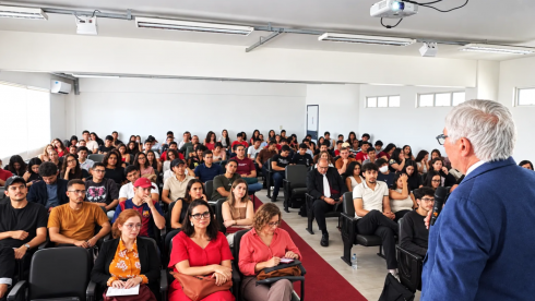 Foto da participação do desembargador Paulo Alcantara em evento na UPE - Arcoverde