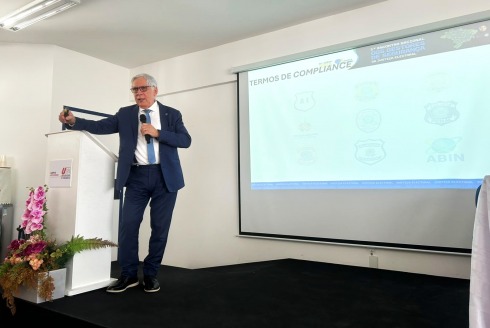 Foto da participação do desembargador Paulo Alcantara em evento na UPE - Arcoverde