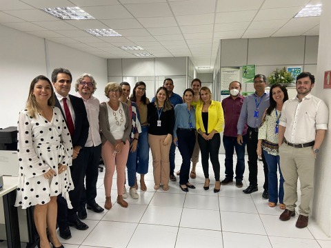 foto da equipe da 2ª VT do Recife e da equipe da Corregedoria