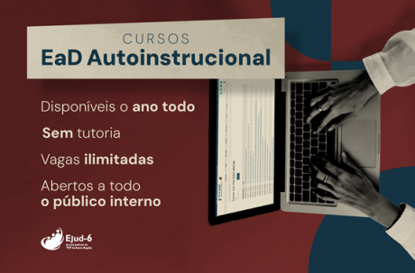 Card onde aparecem duas mãos digitando um notebook e os dados sobre os cursos EaD