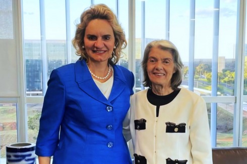 Foto da diretora da Ejud-6 Nise Pedroso e da ministra do STF Carmén Lúcia