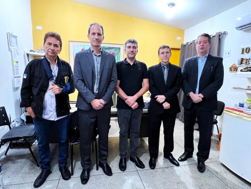Foto da visita do TRT-6 e MPT a presidios