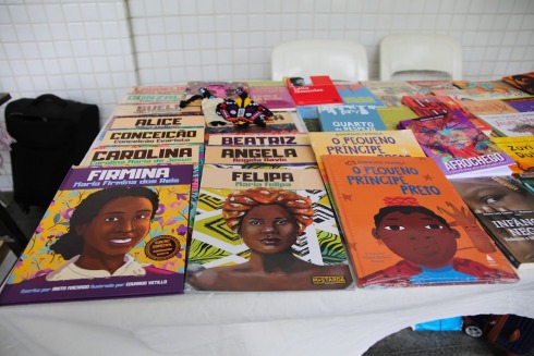 foto de vários livros