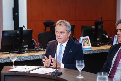 Foto da palestra “Interação entre precedentes vinculantes de TRTs e do TST”