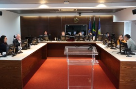Foto da reunião entre a Compesa e o Sindurb-PE