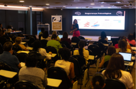 Foto do término da 16ª jornada institucional da Ejud-6