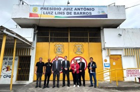 Foto da visita do TRT-6 e MPT a presidios