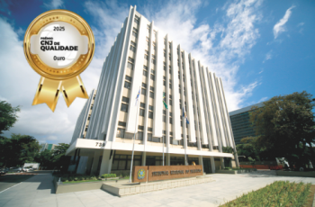 Foto da sede do TRT6 ao lado do selo ouro