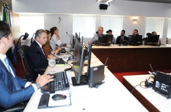 Foto da conciliação na sala das turmas no TRT-6