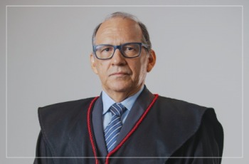 Foto do desembargador Aurélio da Silva