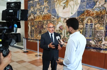 Foto da entrevista ao vivo do desembargador do TRT-6 Fábio Farias