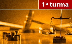 1ª Turma - imagem de martelo e balança representando a justiça